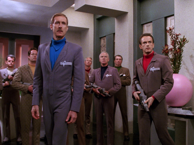 Illustration for article titled Los trajes más locos e increíbles de Star Trek: La nueva generación